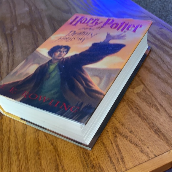 Harry Potter And the Deathly Hallows thick Hardback Book 1st Edition 2007 - Picture 4 of 6